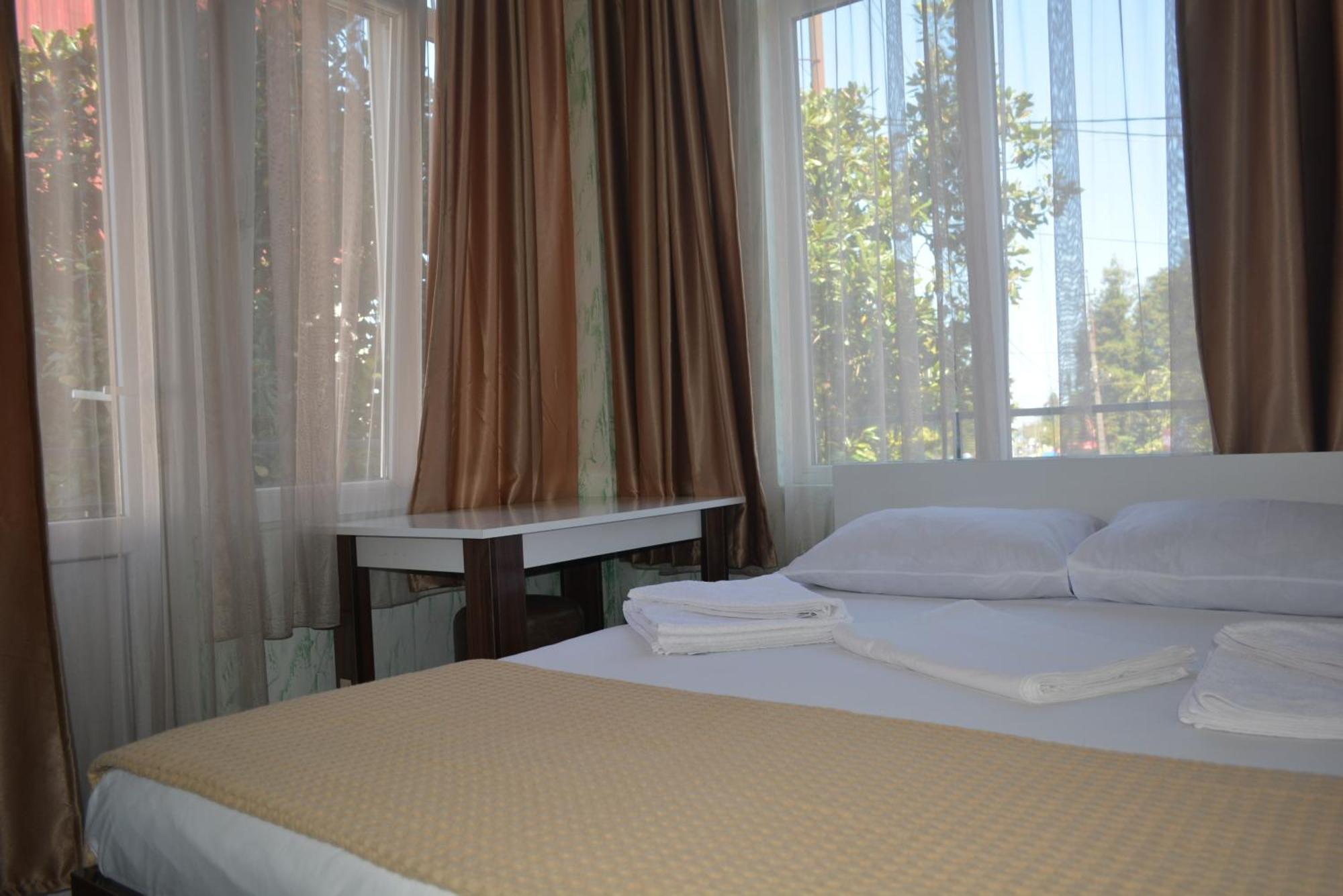 hotel niks Makhinjauri Buitenkant foto