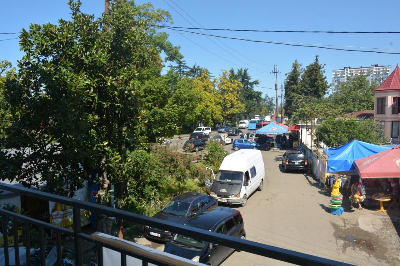 hotel niks Makhinjauri Buitenkant foto
