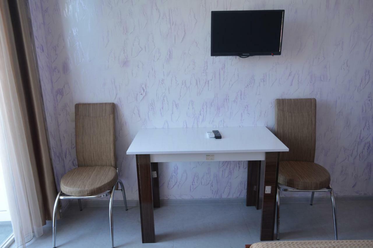 hotel niks Makhinjauri Buitenkant foto